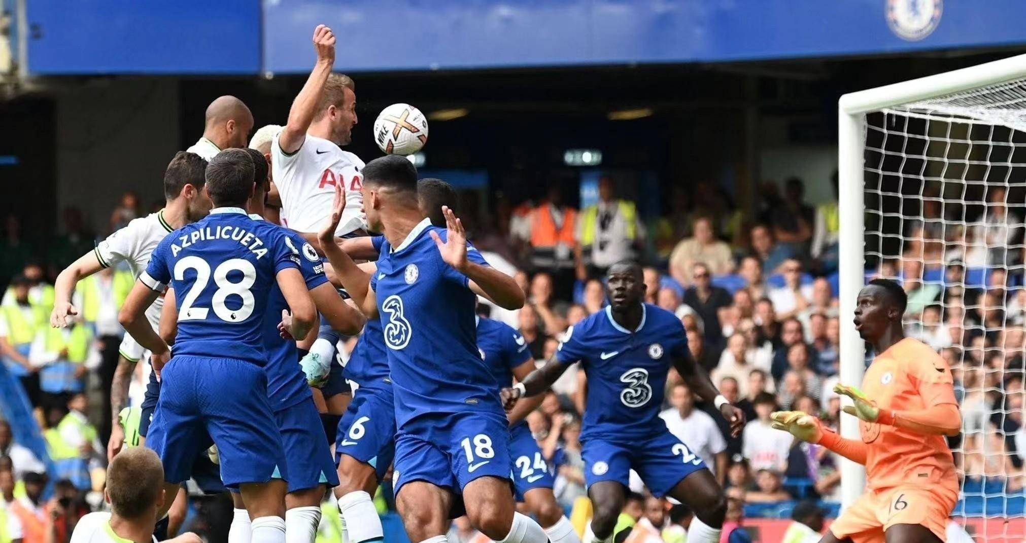 体育中超：“上海双雄”继续领跑 山东泰山队脱离争冠集团